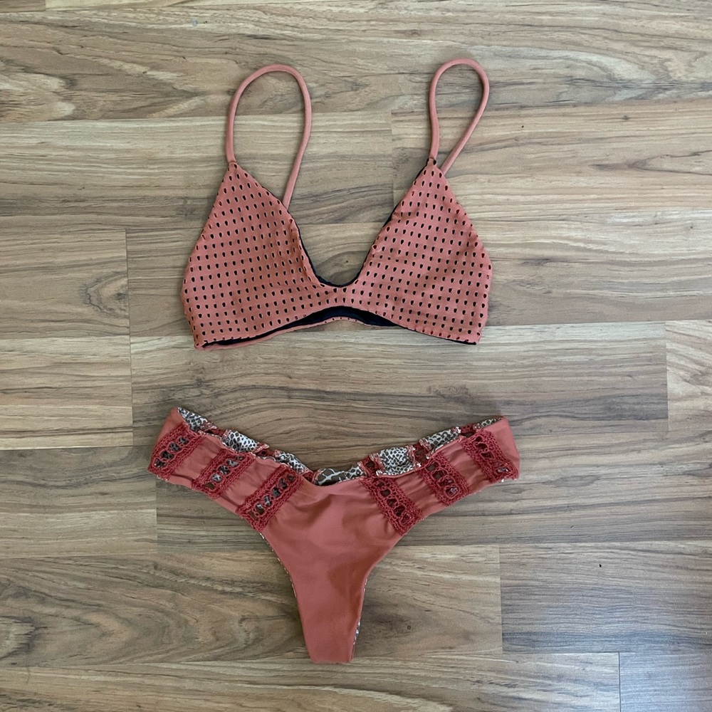 Acacia set Li Hing color